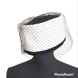 Vtg ladies pill box hat, white black , veil netting, Union Made, made in USA